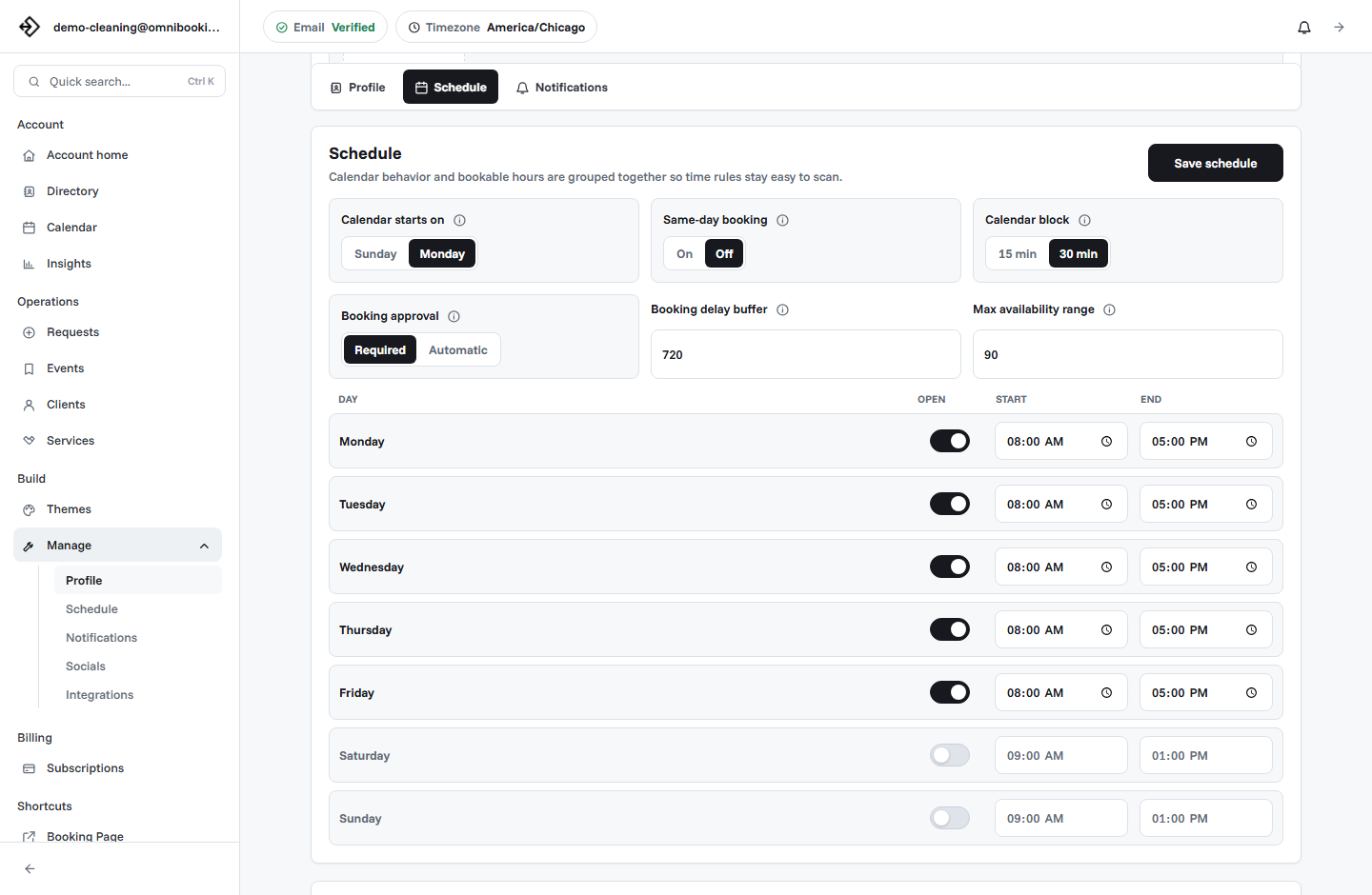 Booking settings dashboard with availability, booking delay, reminders, and schedule controls